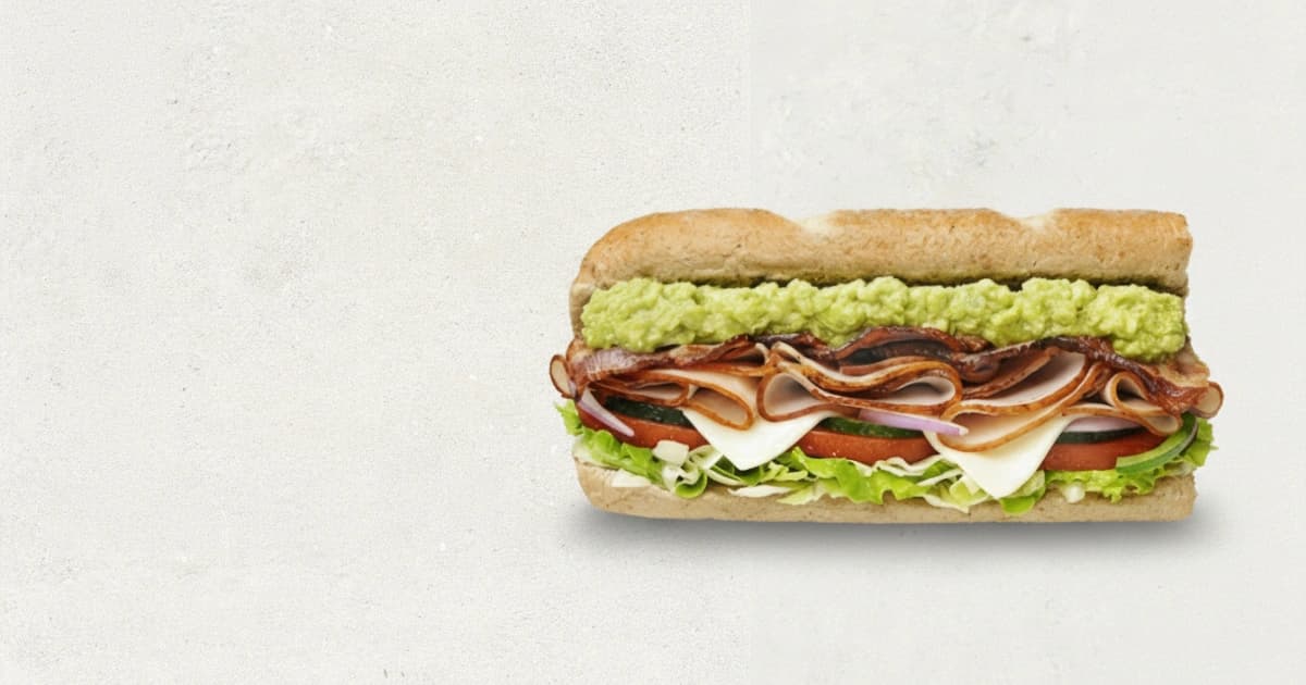 치킨 베이컨 아보카도 샌드위치